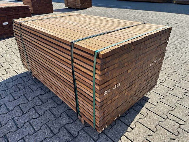 Ca. 418x guyana ipé latten geschaafd, 25x40mm, lengte 155cm - afbeelding 2 van  3