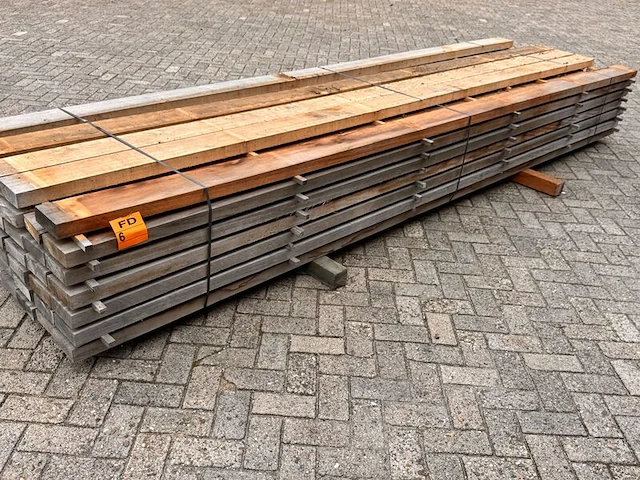 Ca. 41x mora hardhouten balken fijnbezaagd, 50x150mm, lengte 400cm - afbeelding 2 van  3