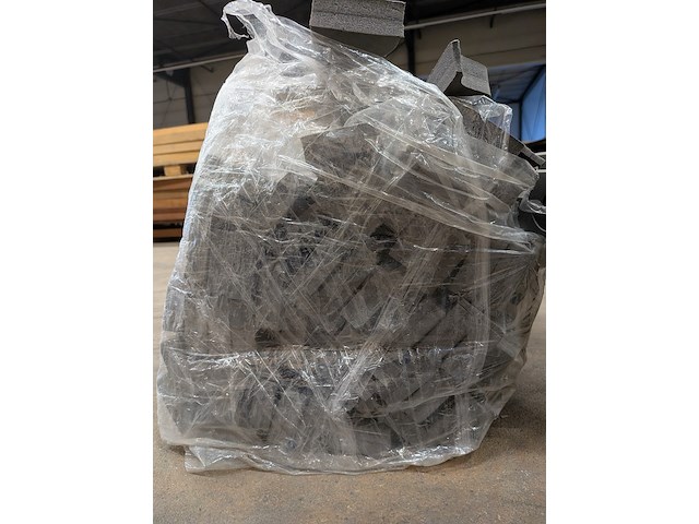 Ca .41x schuimprofielen t.b.v. golfplaten zwart - afbeelding 7 van  7