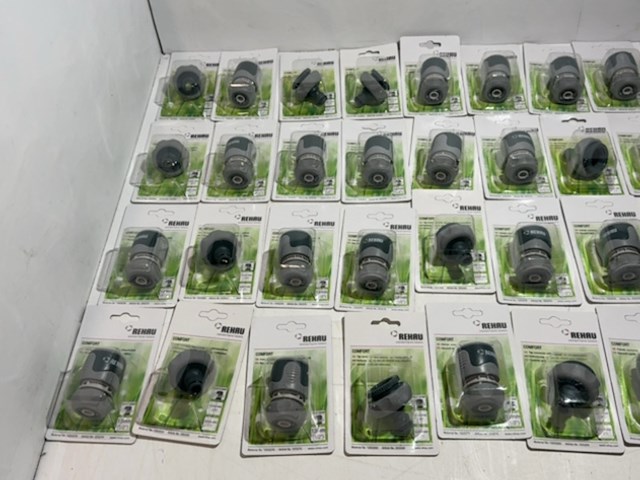 Ca. 41x snelkoppeling 1/2 inch en kraanstuk - 3/4 inch rehau, grijs - afbeelding 3 van  5