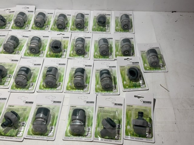 Ca. 41x snelkoppeling 1/2 inch en kraanstuk - 3/4 inch rehau, grijs - afbeelding 5 van  5