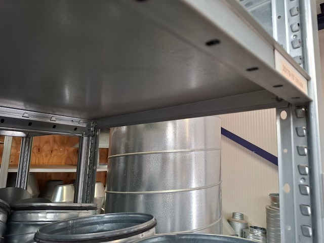 Ca. 42 meter metalen legbord stelling - afbeelding 3 van  7
