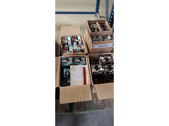 Ca. 42x accu, hikoki, 18v en 24v - afbeelding 6 van  6