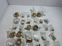 Ca. 42x diverse koppelingen en accessoires