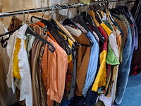 Ca. 42x diverse toneel bovenkleding - afbeelding 1 van  3