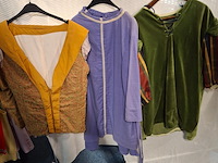 Ca. 42x diverse toneel bovenkleding - afbeelding 2 van  3