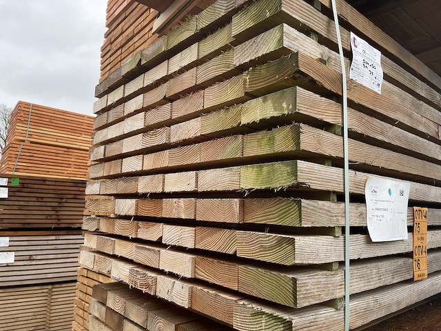 Ca. 42x douglas balken fijnbezaagd, 50x150mm, lengte 300cm - afbeelding 3 van  3