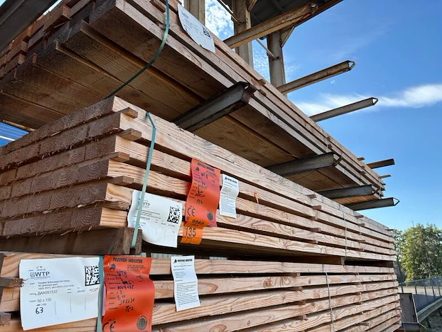 Ca. 42x douglas balken fijnbezaagd, 50x150mm, lengte 400cm - afbeelding 4 van  4