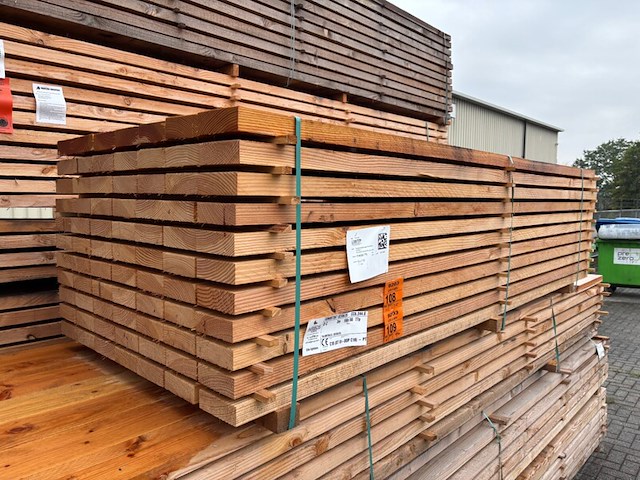 Ca. 42x douglas dakbalken fijnbezaagd, 50x150mm, lengte 300cm - afbeelding 4 van  4
