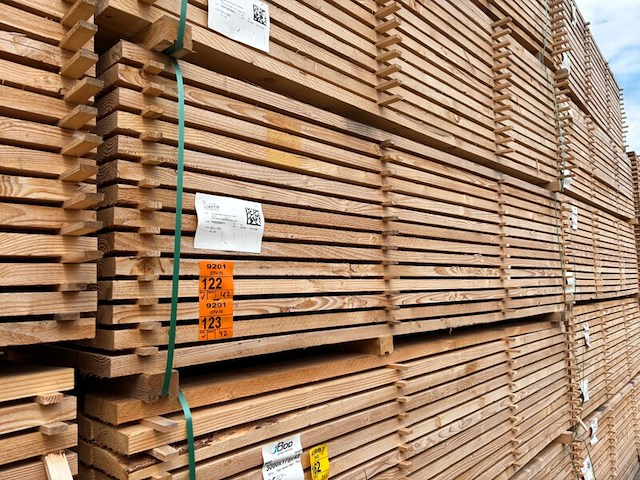 Ca. 42x douglas planken fijnbezaagd, 43x175mm, lengte 300cm - afbeelding 4 van  4