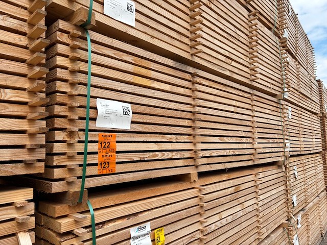 Ca. 42x douglas planken fijnbezaagd, 43x175mm, lengte 300cm - afbeelding 4 van  4