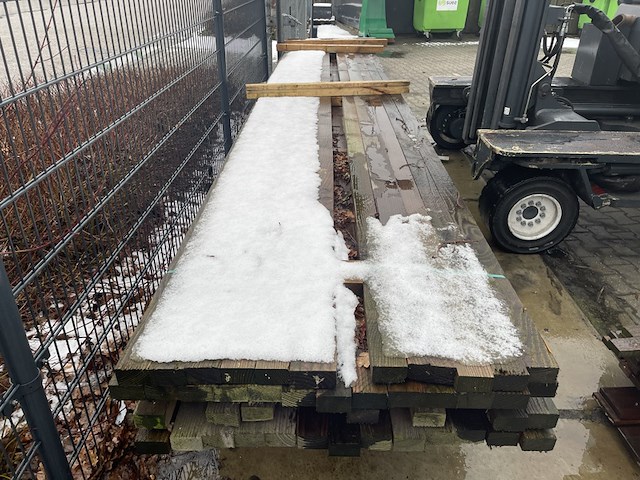 Ca. 42x douglas regels fijnbezaagd, 45x75mm, lengte 500cm - afbeelding 1 van  3