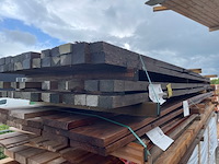 Ca. 42x douglas regels fijnbezaagd, 45x75mm, lengte 500cm - afbeelding 2 van  3
