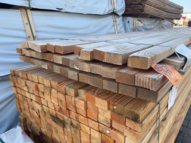 Ca. 42x douglas regels geschaafd, 40x70mm, lengte 400cm - afbeelding 3 van  3