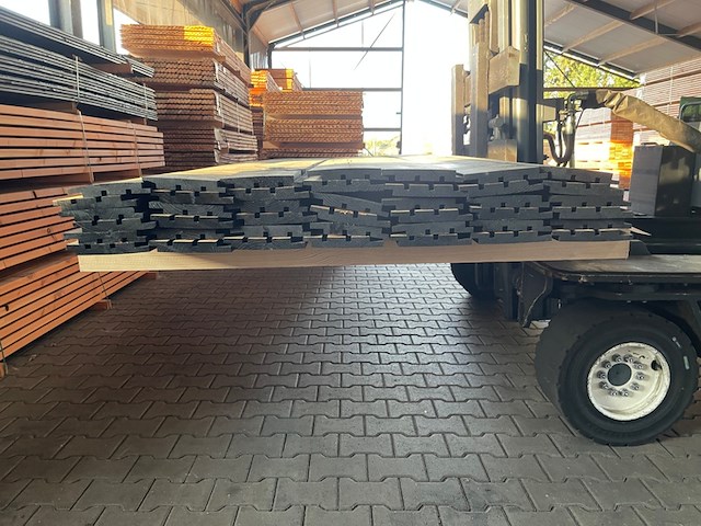Ca. 42x grenen acoustic design zwart, 22x142mm, lengte 420cm - afbeelding 3 van  3