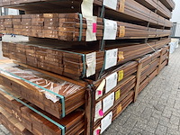 Ca. 42x guyana teak planken geschaafd, 25x140mm, lengte 455cm - afbeelding 4 van  4