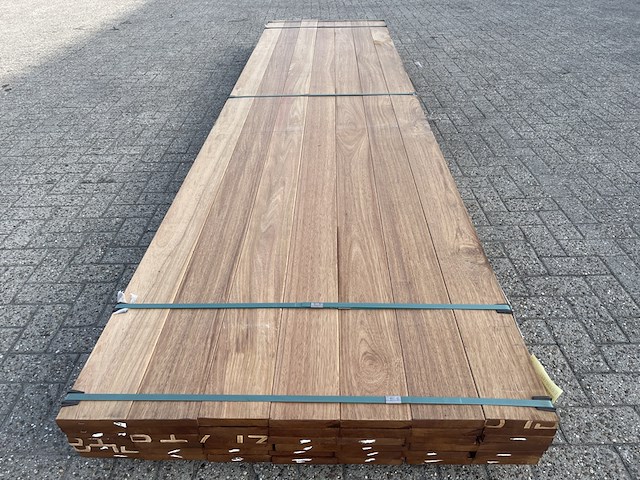 Ca. 42x guyana teak planken geschaafd, 25x140mm, lengte 485cm - afbeelding 1 van  4