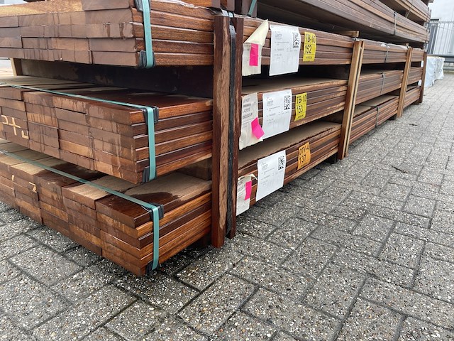 Ca. 42x guyana teak planken geschaafd, 25x140mm, lengte 485cm - afbeelding 4 van  4