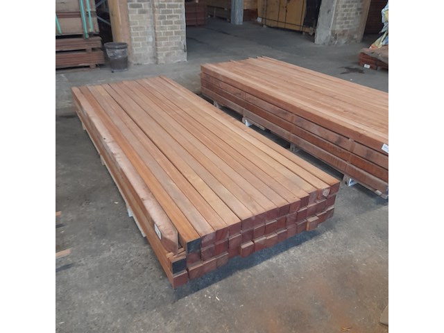 Ca. 42x hardhouten paal, 6,8 x 6,8 x 250 cm - afbeelding 1 van  5