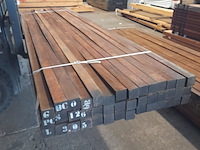 Ca. 42x hardhouten paal, 7 x 7 x 400 cm