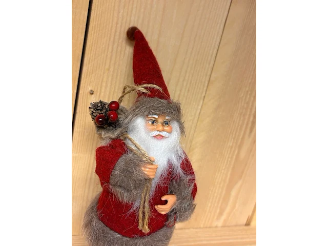 Ca. 42x kerstman beeldje - staand - afbeelding 2 van  2