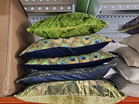 Ca. 42x kussen, o.a. designers guild - afbeelding 8 van  11