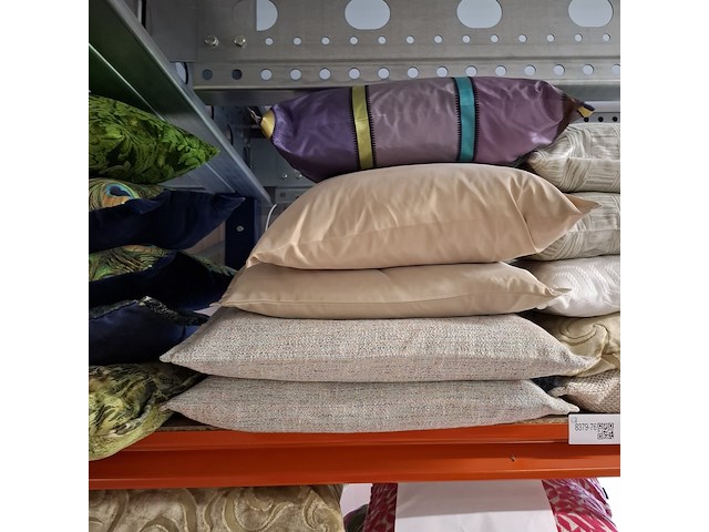 Ca. 42x kussen, o.a. designers guild - afbeelding 9 van  11