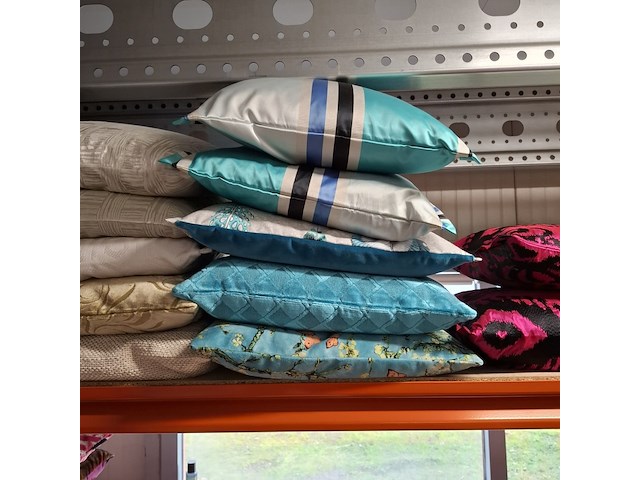 Ca. 42x kussen, o.a. designers guild - afbeelding 11 van  11