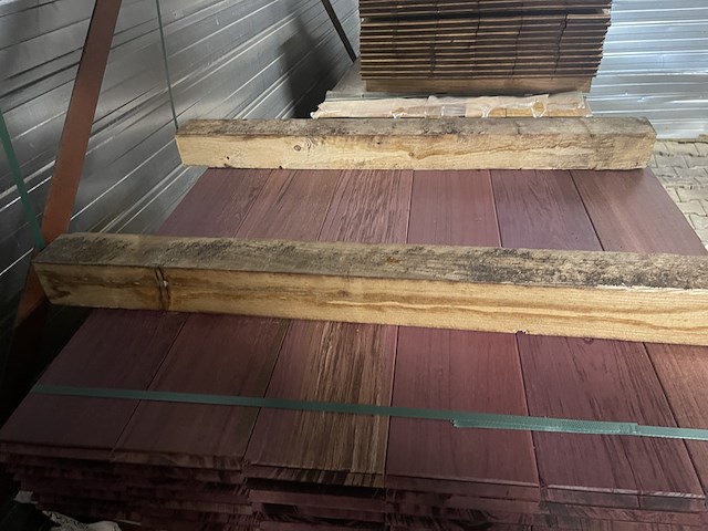 Ca. 42x purple heart kopse veer en groef (buitenparket), 21x145mm, lengte 95cm - afbeelding 1 van  3