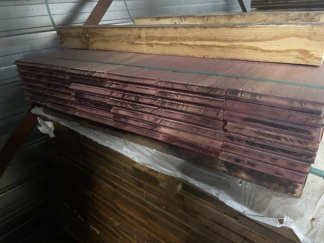 Ca. 42x purple heart kopse veer en groef (buitenparket), 21x145mm, lengte 95cm - afbeelding 3 van  3