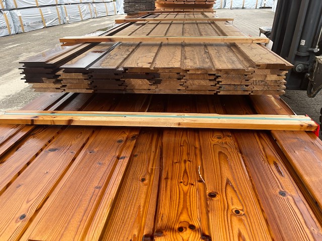 Ca. 42x thermo fraké channelsiding, 20x140mm, lengte 335cm - afbeelding 3 van  3