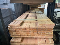Ca. 43x douglas balken geschaafd, 40x90mm, lengte 430cm - afbeelding 1 van  3
