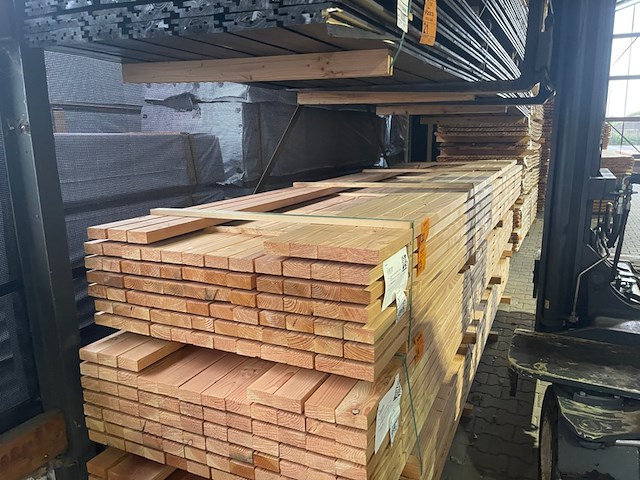Ca. 43x douglas balken geschaafd, 40x90mm, lengte 430cm - afbeelding 2 van  3