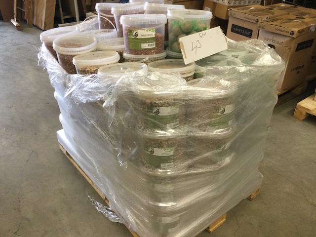 Ca. 43x emmers met vogelvoer verschillende soorten, ed - afbeelding 3 van  3