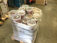 Ca. 43x emmers met vogelvoer verschillende soorten, ed - afbeelding 5 van  5