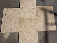 Ca. 43x natuurstenen tegel - afbeelding 1 van  4