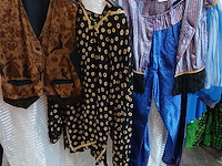 Ca. 43x oosterse outfits - afbeelding 2 van  8