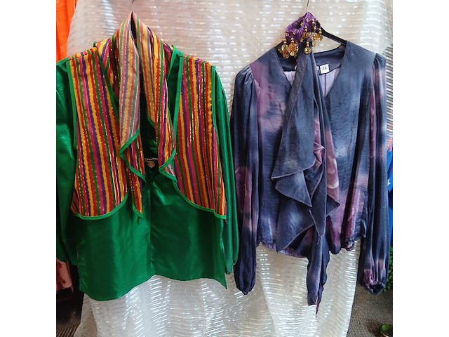 Ca. 43x oosterse outfits - afbeelding 5 van  8