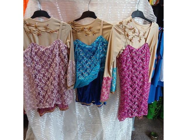Ca. 43x oosterse outfits - afbeelding 7 van  8