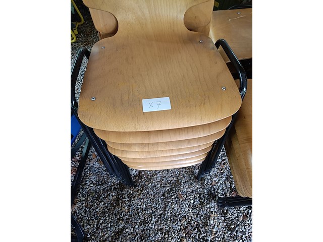 Ca. 43x vintage houten schoolstoelen, 2 soorten, hout - afbeelding 4 van  9