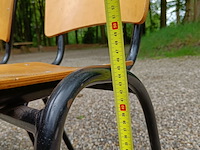 Ca. 43x vintage houten schoolstoelen, 2 soorten, hout - afbeelding 9 van  9