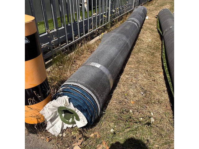Ca. 44m2 kunstgras, 24 mm hoog, groen - afbeelding 2 van  2