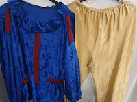 Ca. 44x diverse middeleeuwse/ ridderkleding - afbeelding 2 van  10