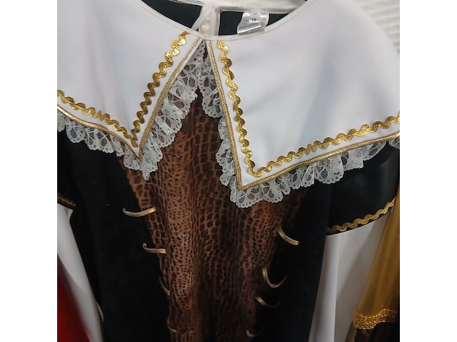 Ca. 44x diverse middeleeuwse/ ridderkleding - afbeelding 5 van  10