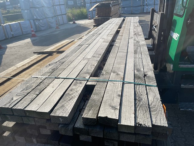 Ca. 44x douglas regels fijnbezaagd, 45x75mm, lengte 500cm - afbeelding 1 van  3