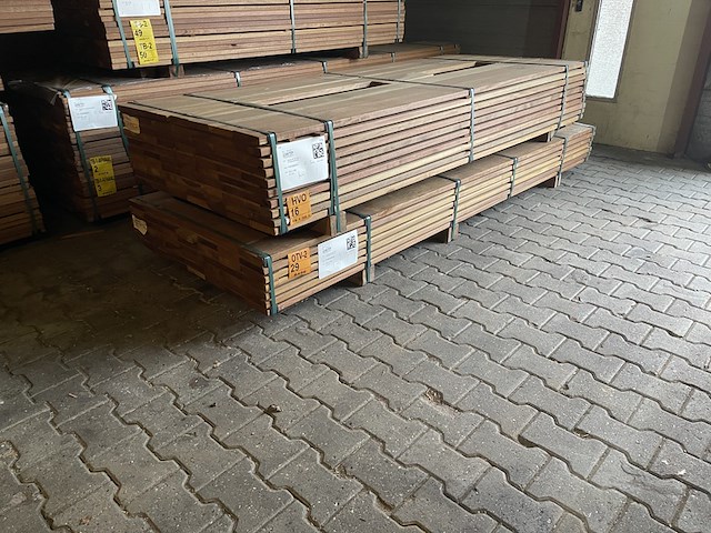 Ca. 44x guyana ipé planken geschaafd, 25x140mm, lengte 275cm - afbeelding 3 van  3
