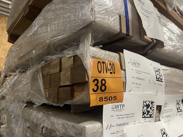 Ca. 44x guyana teak regels geschaafd gevingerlast, 40x60mm, lengte 300cm - afbeelding 4 van  4