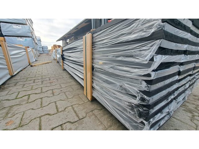Ca. 44x vuren boeidelen zwart gecoat, 22x245mm, lengte 540cm - afbeelding 3 van  3