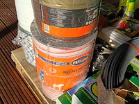 Ca. 45-50 afrasteringpalen en afrasteringsmateriaal, gallagher en pulsara - afbeelding 2 van  16