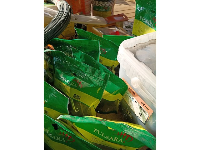 Ca. 45-50 afrasteringpalen en afrasteringsmateriaal, gallagher en pulsara - afbeelding 11 van  16
